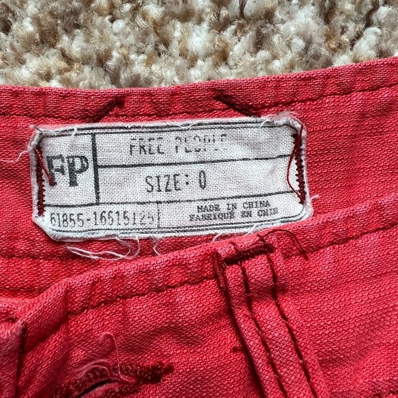 Free People Shorts Womens Size 0 Fly Fray Hem Front and Back Pockets - Picture 3 of 4